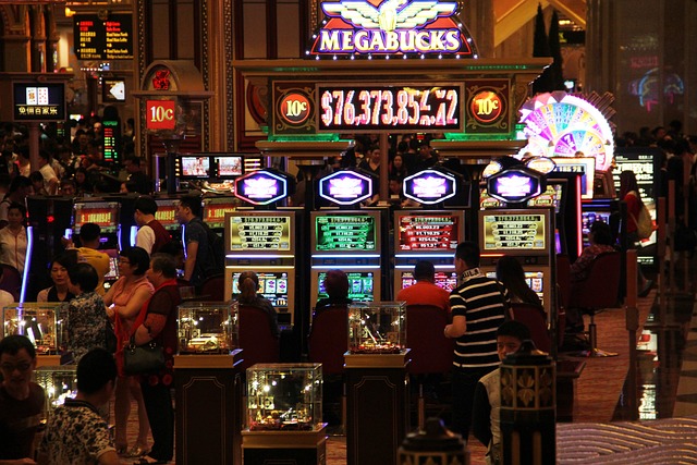 The Psychology of Slot Machines: How Casinos Hook Players